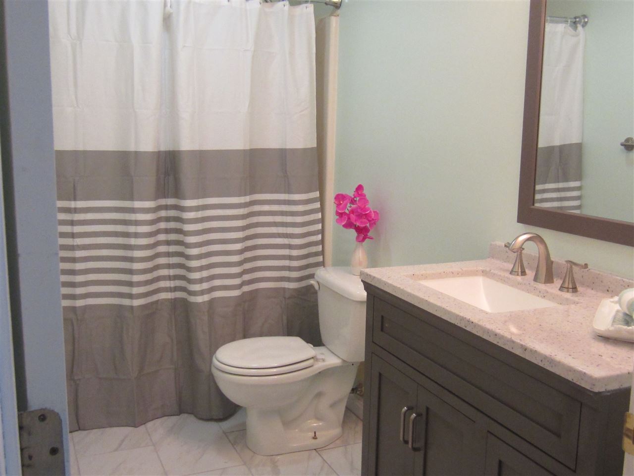 1025 South Mammoth Road, Unit 4 Manchester, NH 03109 - Photo 14 of 17