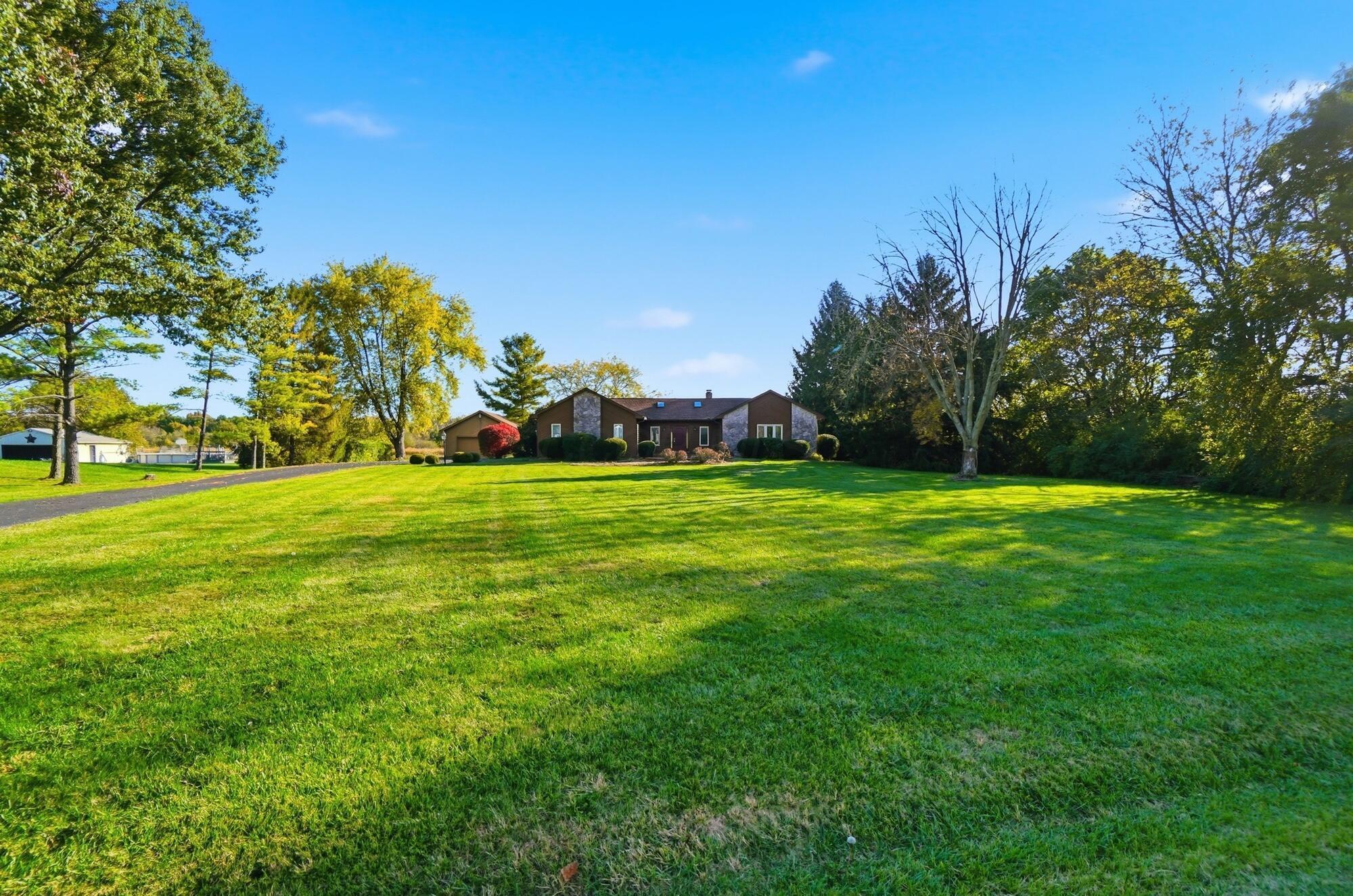 900 Amity Road Galloway, OH 43119 - Photo 4 of 57 004