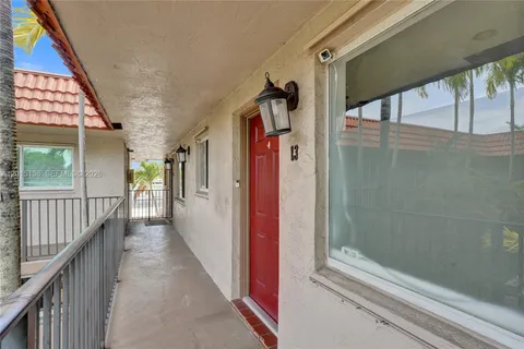 $209,999 | 3050 Northeast 5th Terrace, Unit 13, Wilton Manors, FL 33334