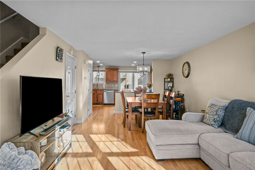 407 Pinewood Drive Smithfield, RI 02917 - Photo 6 of 25