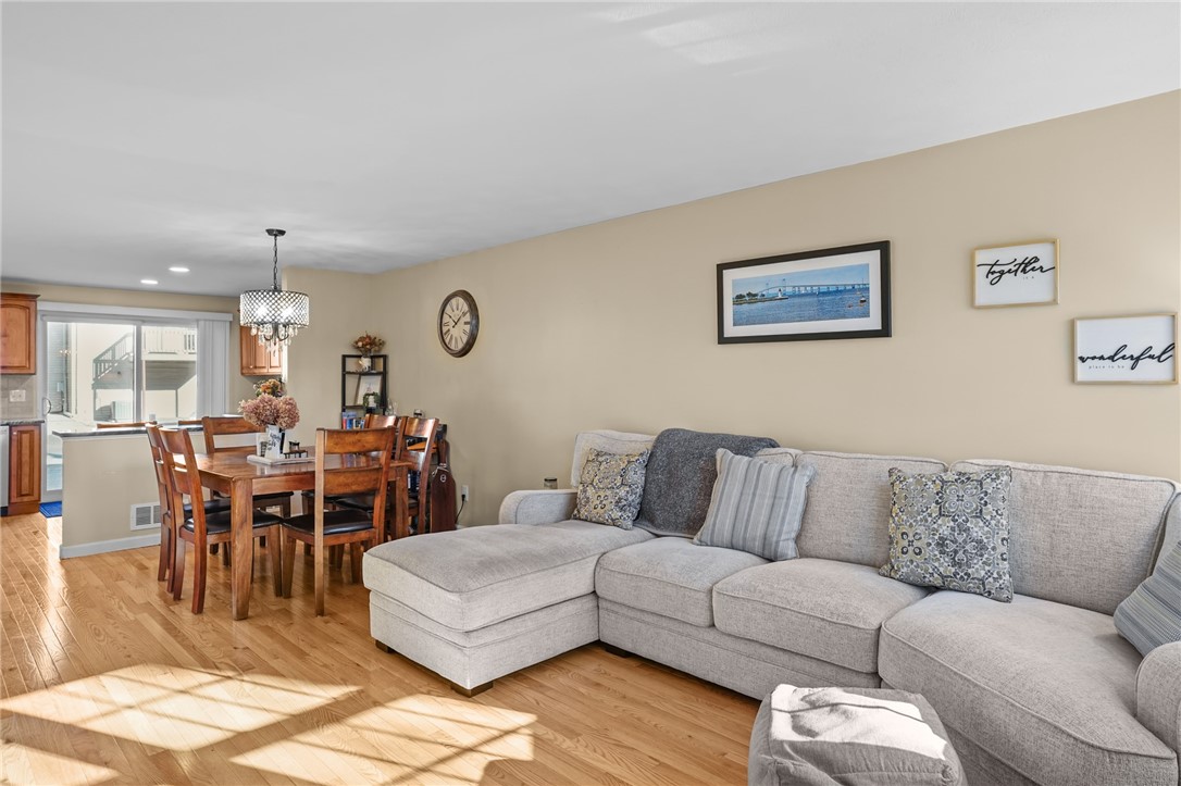 407 Pinewood Drive Smithfield, RI 02917 - Photo 7 of 25