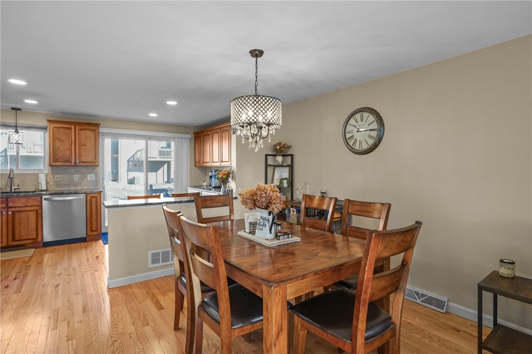 407 Pinewood Drive Smithfield, RI 02917 - Photo 9 of 25