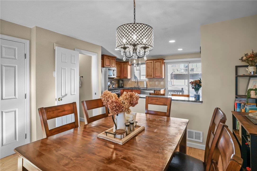 407 Pinewood Drive Smithfield, RI 02917 - Photo 10 of 25