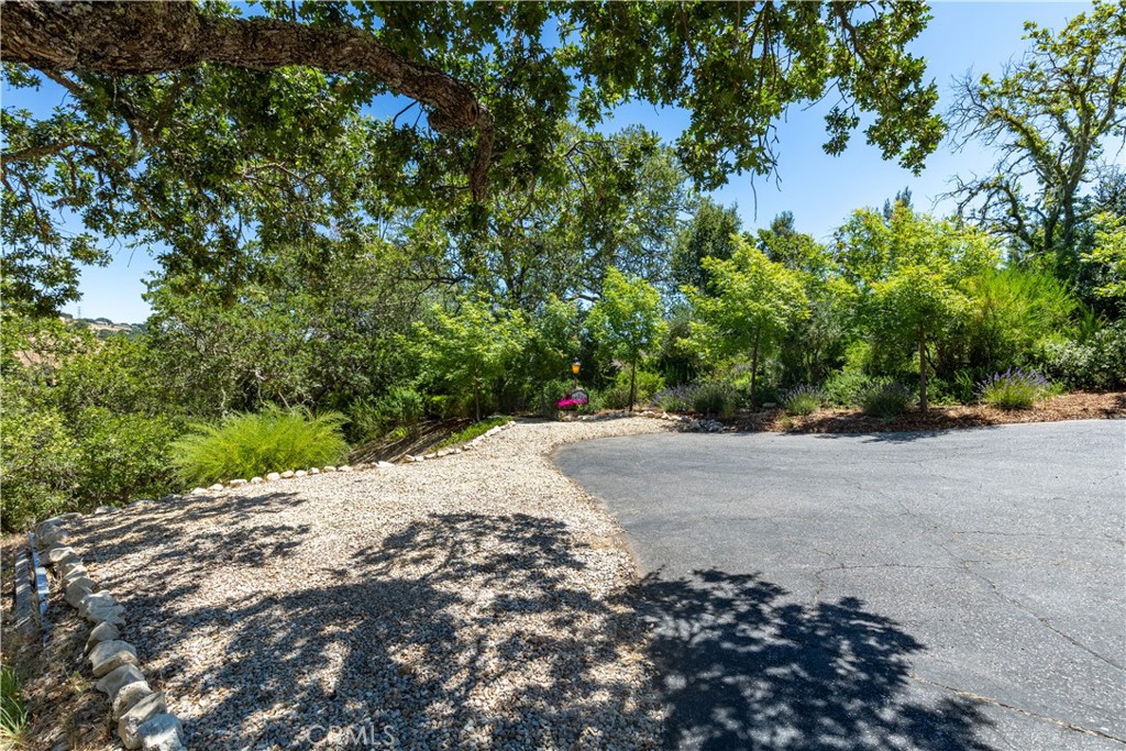 14220 El Monte Road Atascadero, CA 93422 - Photo 9 of 61