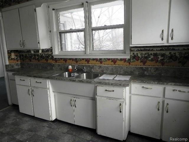 3590 Harriet Street Inkster, MI 48141 - Photo 21 of 28 261-779697_Kitchen view 2.JPG