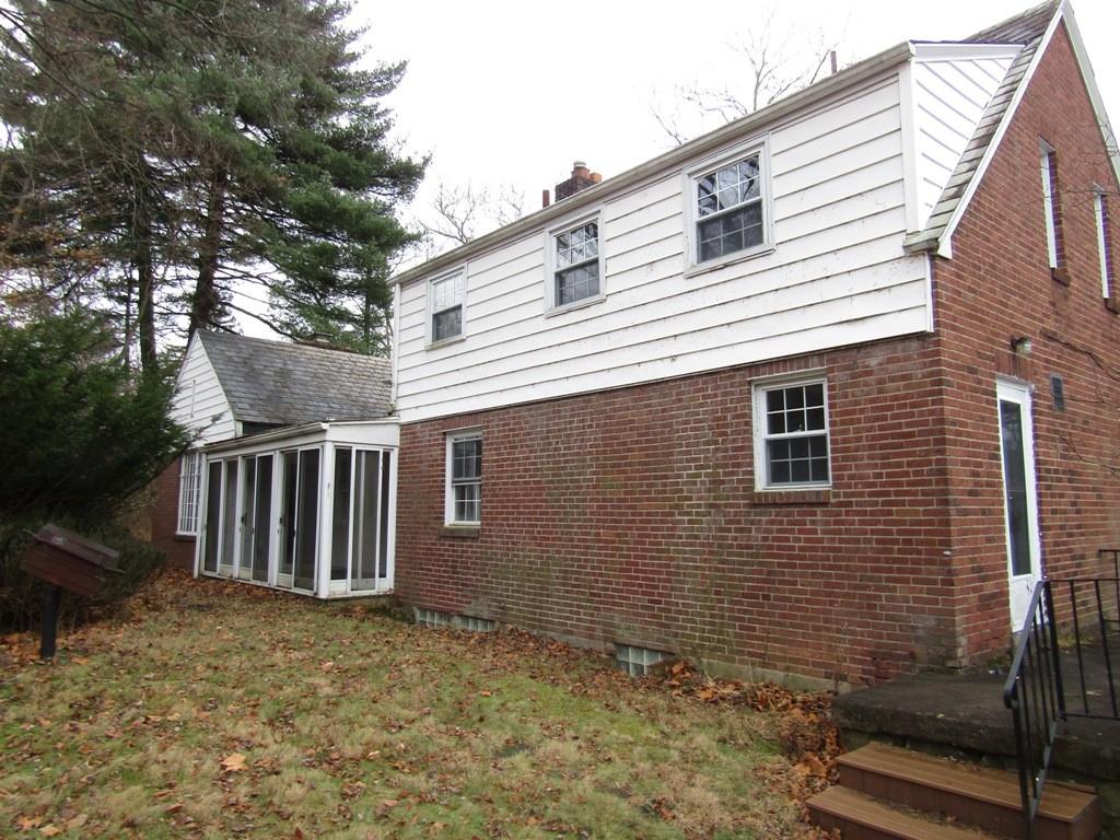 174 Crescent Hills Road Pittsburgh, PA 15235 - Photo 3 of 25 Gallery Image 3