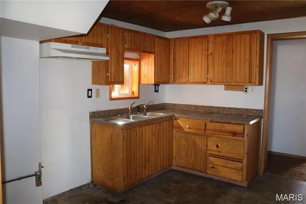 $93,000 | 605 North Spanish Street, Cape Girardeau, MO 63701