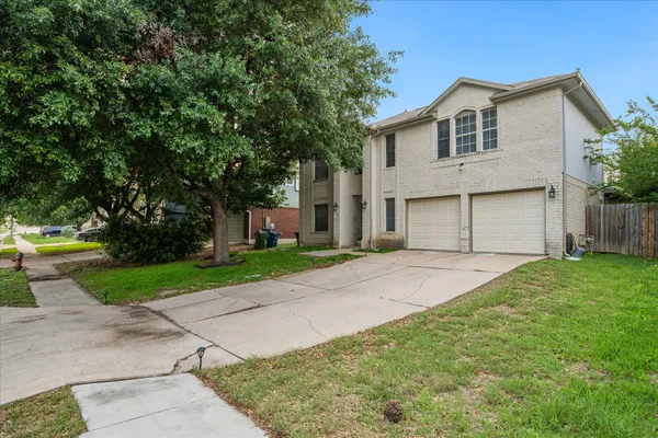 $2,100 | 922 Satellite View, Round Rock, TX 78665