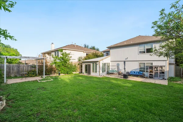 $2,100 | 922 Satellite View, Round Rock, TX 78665