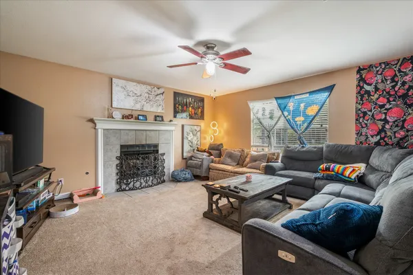 $2,100 | 922 Satellite View, Round Rock, TX 78665