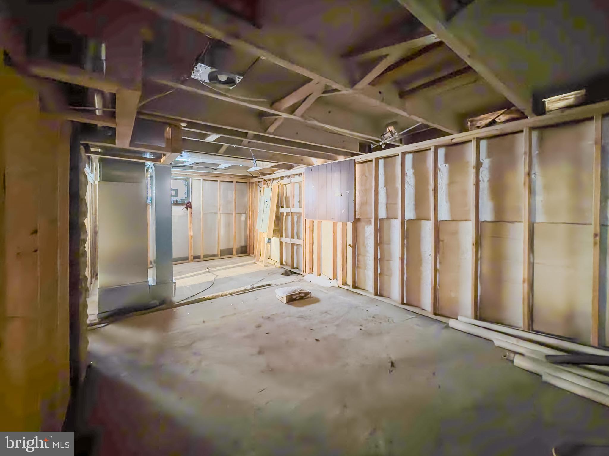2224 Middleborough Road Essex, MD 21221 - Photo 27 of 50 a view of an empty room