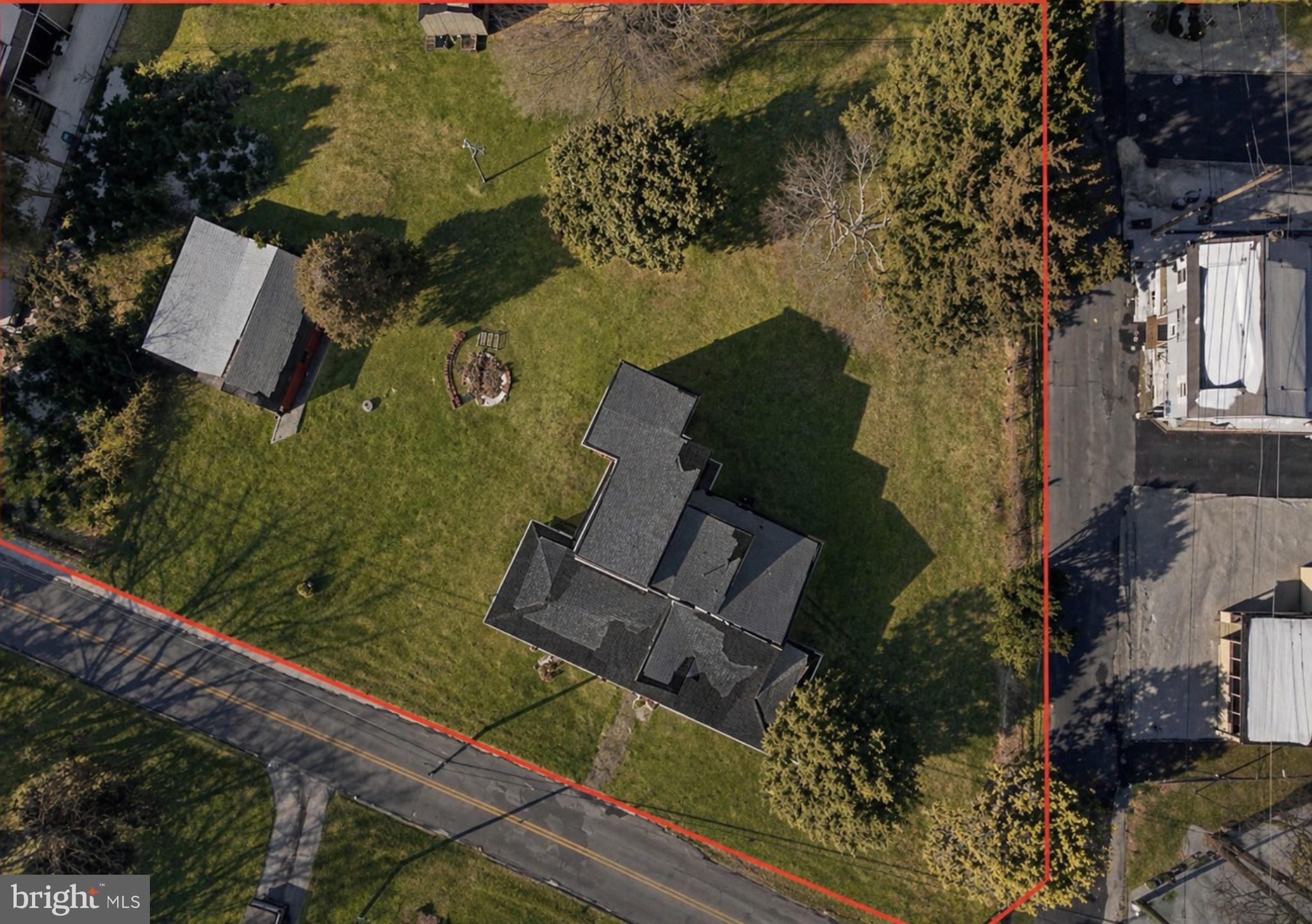 2224 Middleborough Road Essex, MD 21221 - Photo 47 of 50 an aerial view of houses with yard