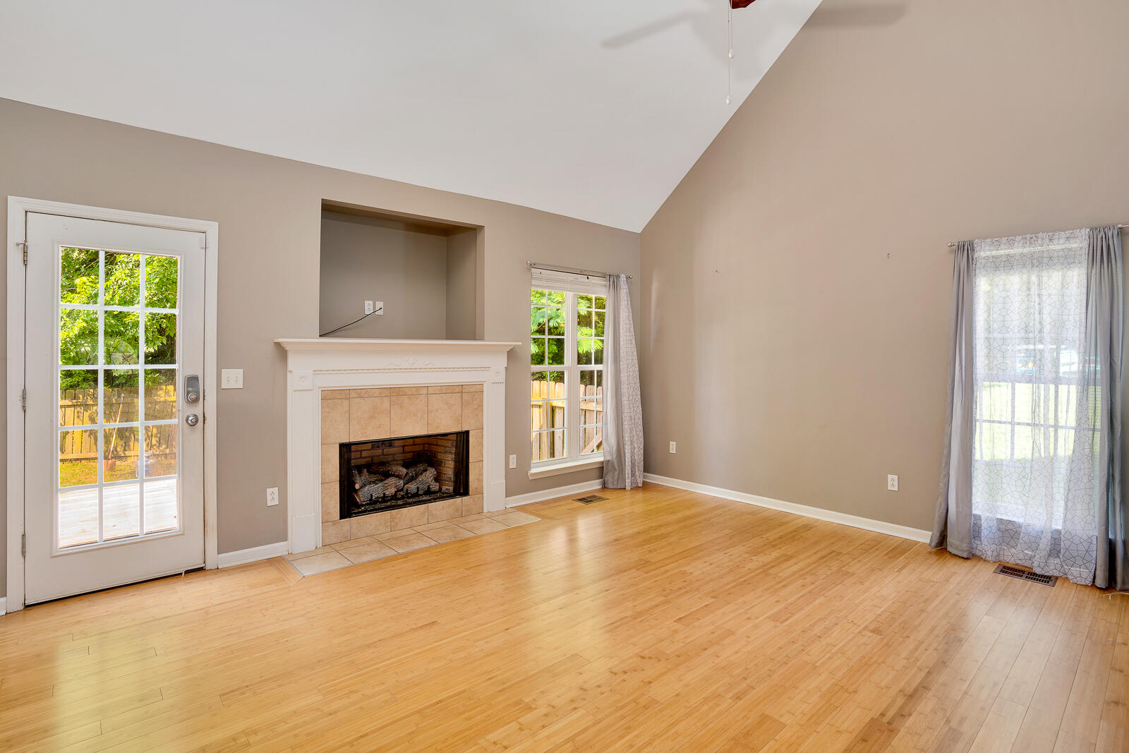 836 Altamont Road Chattanooga, TN 37415 - Photo 9 of 28 836 Altamont - MLS Photos-10