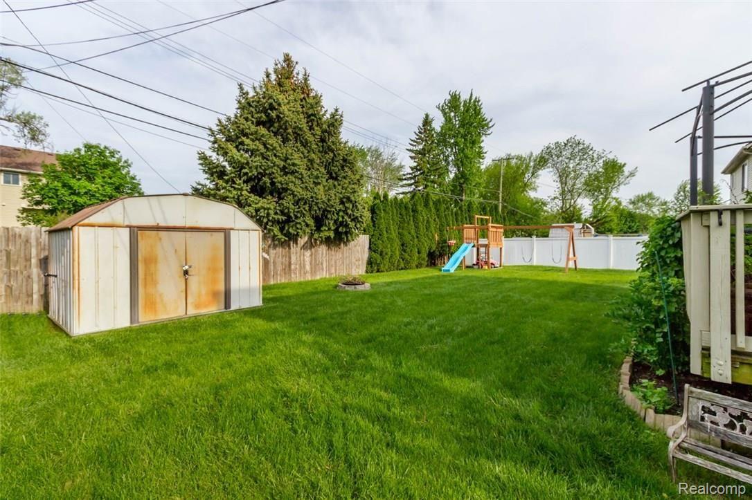 1698 North Sheldon Road Canton, MI 48187 - Photo 34 of 37 32.jpg