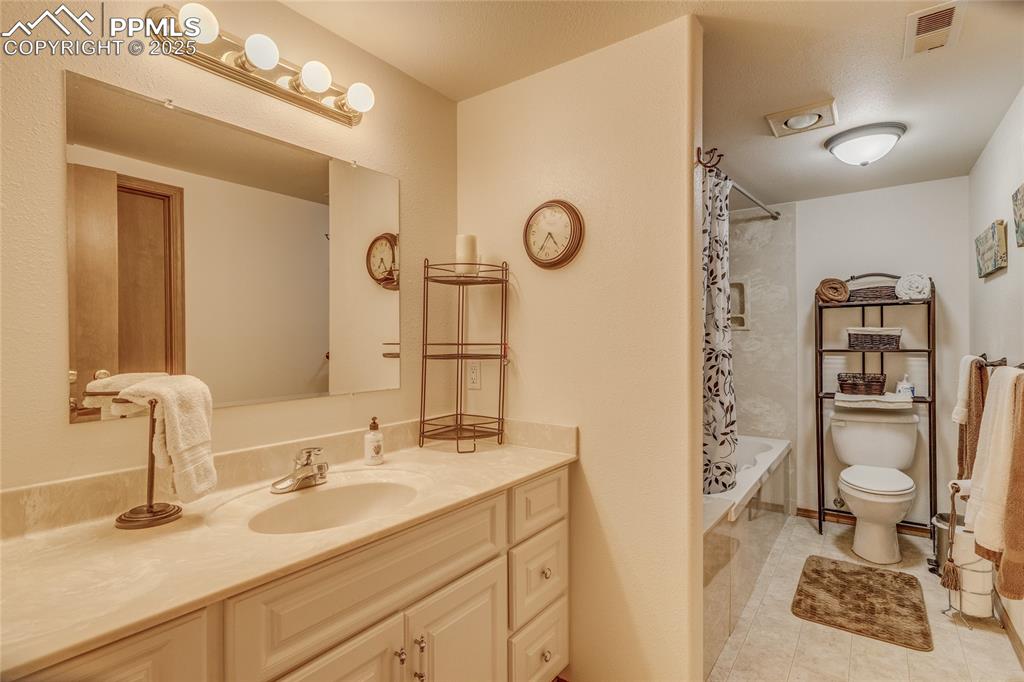 7501 Tudor Road Colorado Springs, CO 80919 - Photo 38 of 48 Ensuite full bath at secondary suite in basement