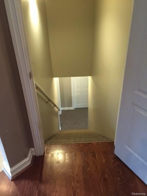 5209 Walker Road Davison, MI 48423 - Photo 36 of 68 Stairway to lower level