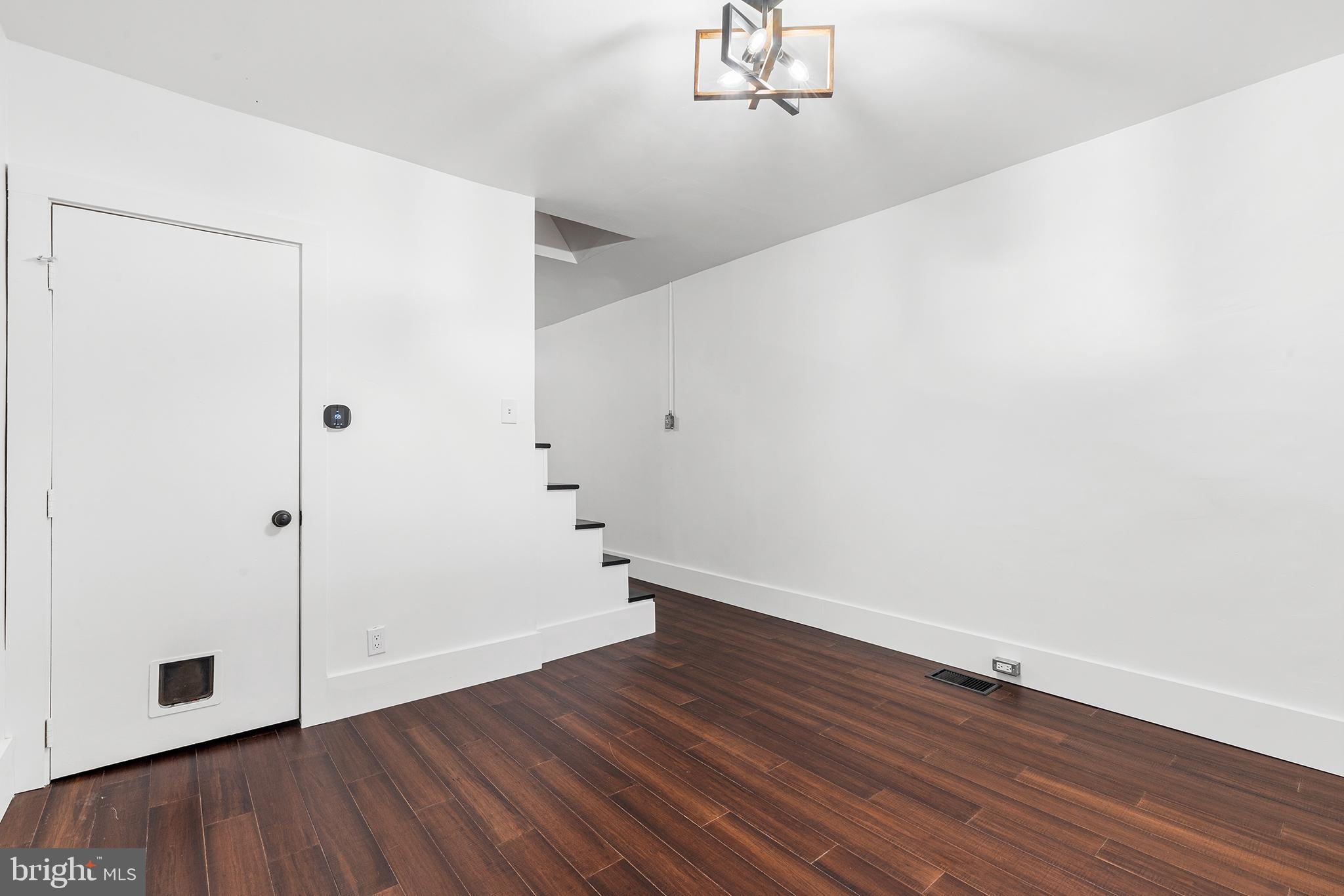 2549 Collins Street Philadelphia, PA 19125 - Photo 7 of 26 Dining room