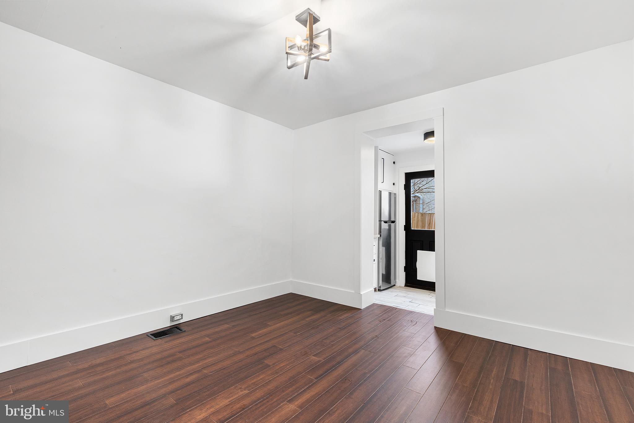 2549 Collins Street Philadelphia, PA 19125 - Photo 8 of 26 Dining room