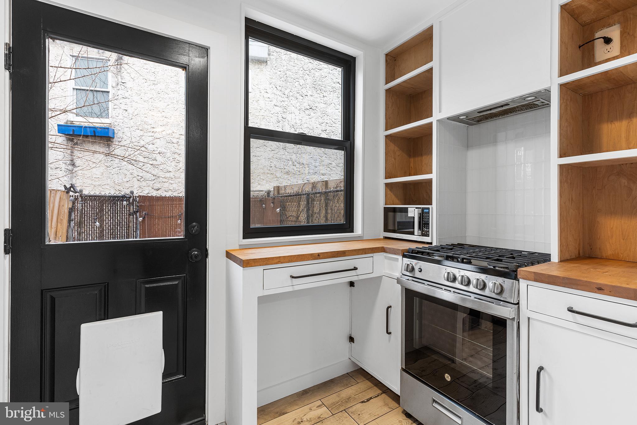 2549 Collins Street Philadelphia, PA 19125 - Photo 10 of 26 Kitchen