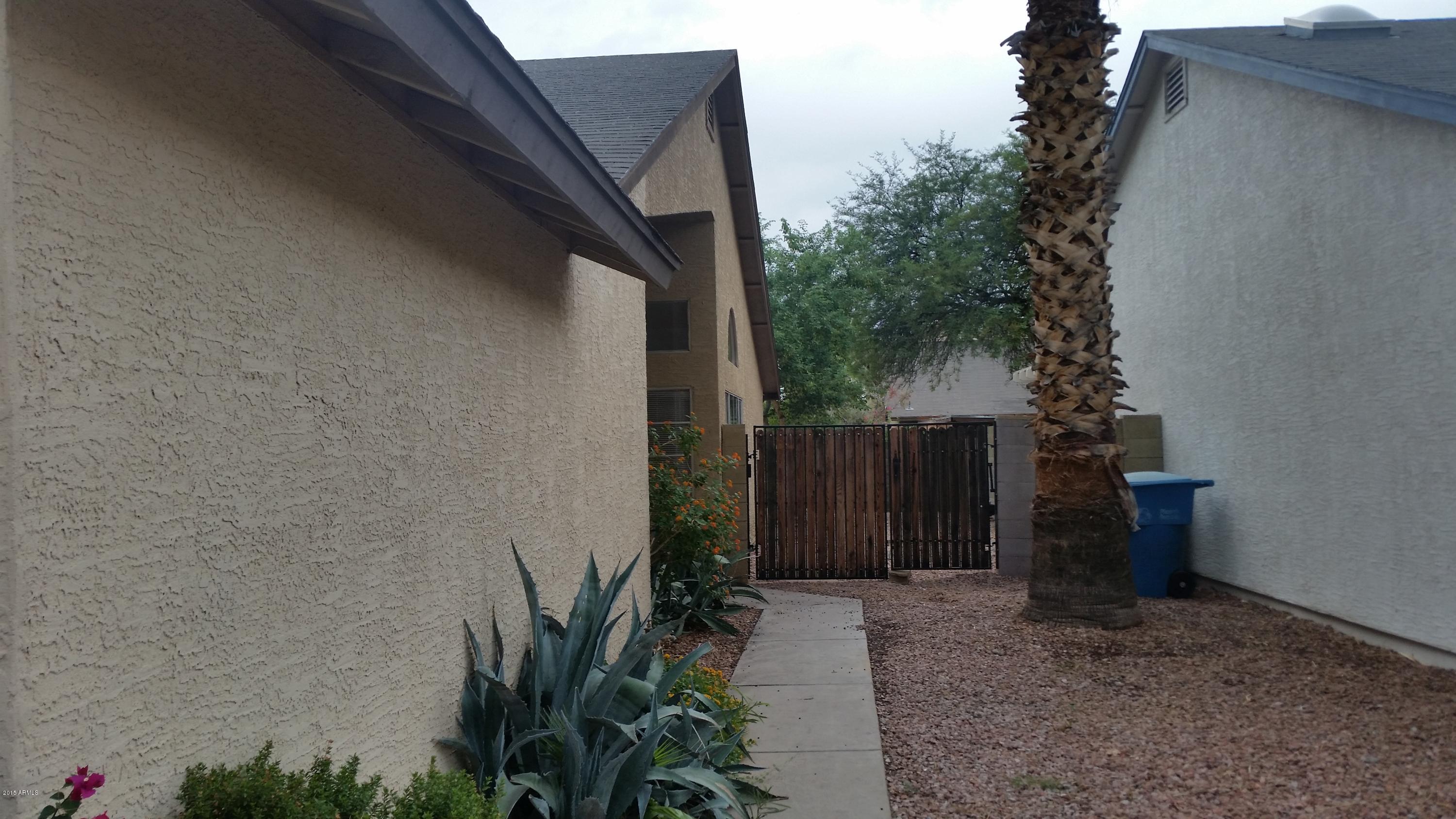 1714 East Carson Road Phoenix, AZ 85042 - Photo 2 of 12 20151006_161644