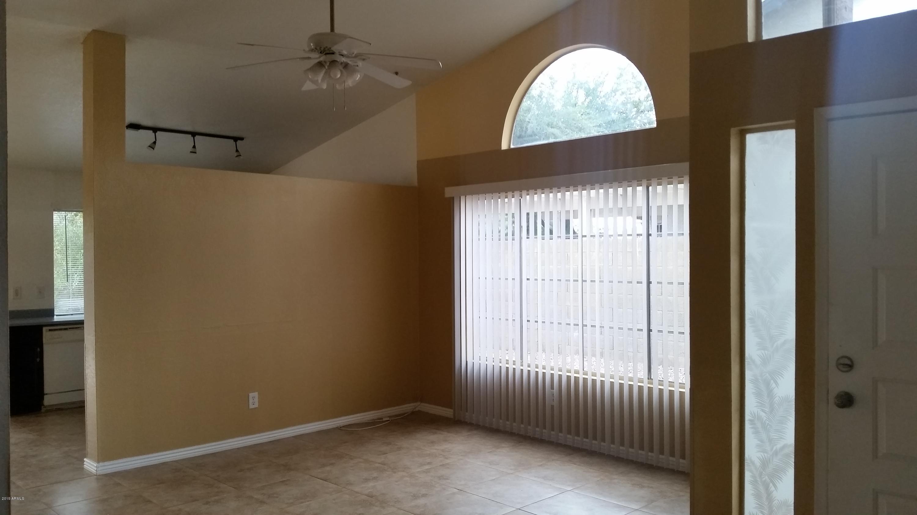 1714 East Carson Road Phoenix, AZ 85042 - Photo 3 of 12 20151006_161749