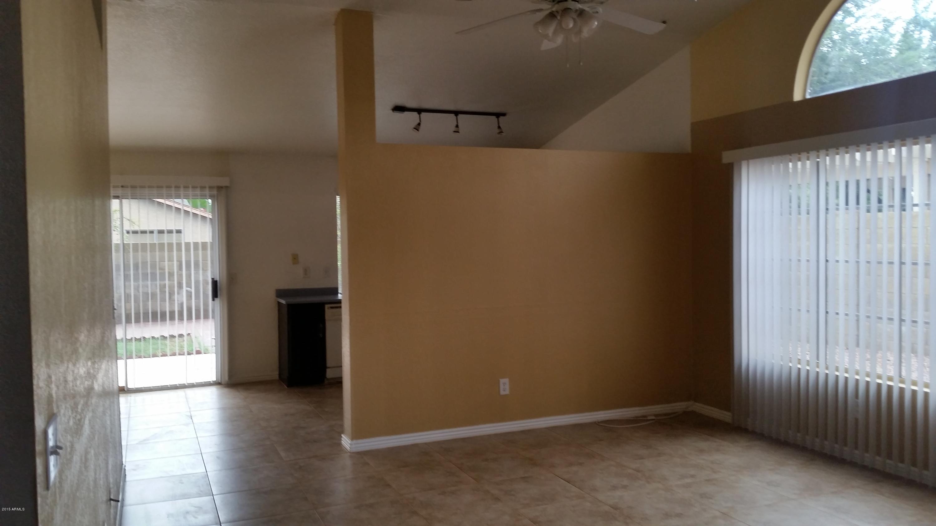 1714 East Carson Road Phoenix, AZ 85042 - Photo 4 of 12 20151006_161753