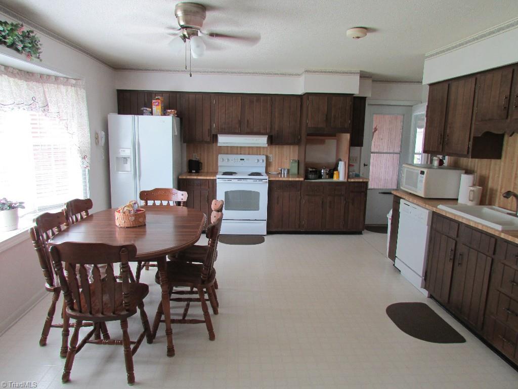749 Spainhour Road King, NC 27021 - Photo 12 of 30 Gallery Image 12