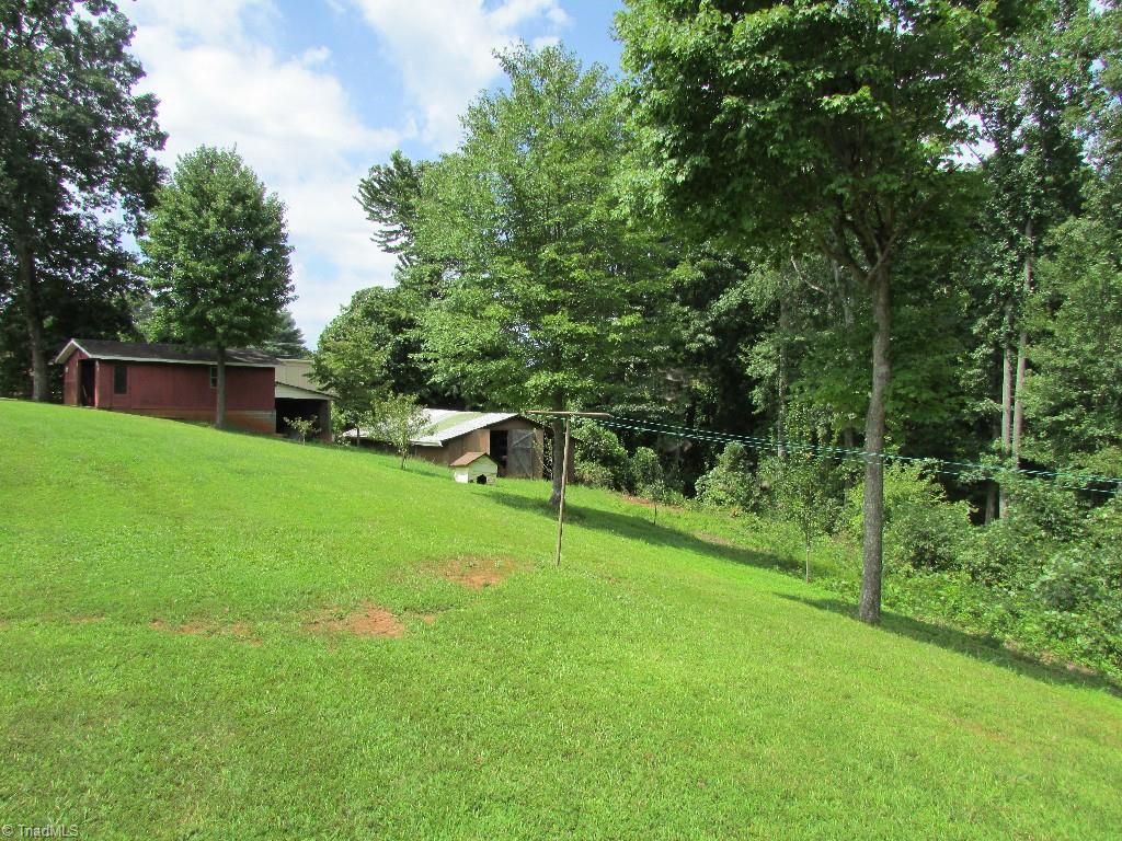 749 Spainhour Road King, NC 27021 - Photo 4 of 30 Gallery Image 4