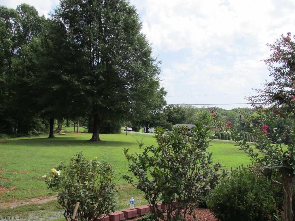 749 Spainhour Road King, NC 27021 - Photo 9 of 30 Gallery Image 9