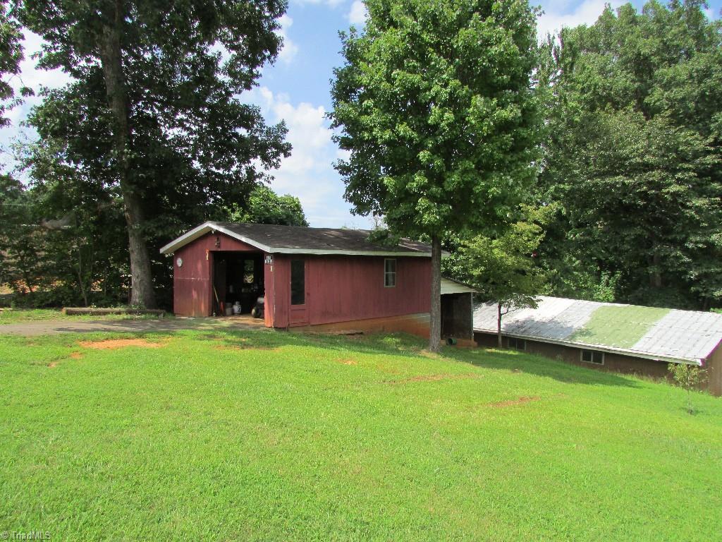 749 Spainhour Road King, NC 27021 - Photo 10 of 30 Gallery Image 10