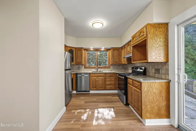 $2,250 | 66 Stratford Avenue, Pittsfield, MA 01201