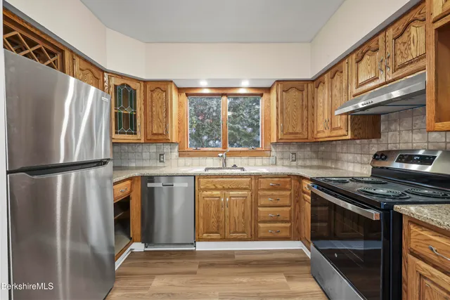 $2,250 | 66 Stratford Avenue, Pittsfield, MA 01201