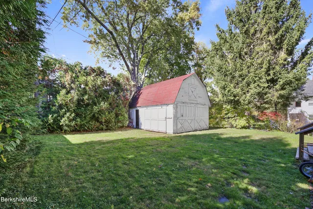 $2,250 | 66 Stratford Avenue, Pittsfield, MA 01201