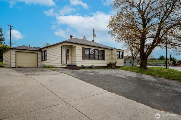 $369,900 | 4413 Terrace Heights Drive, Yakima, WA 98901