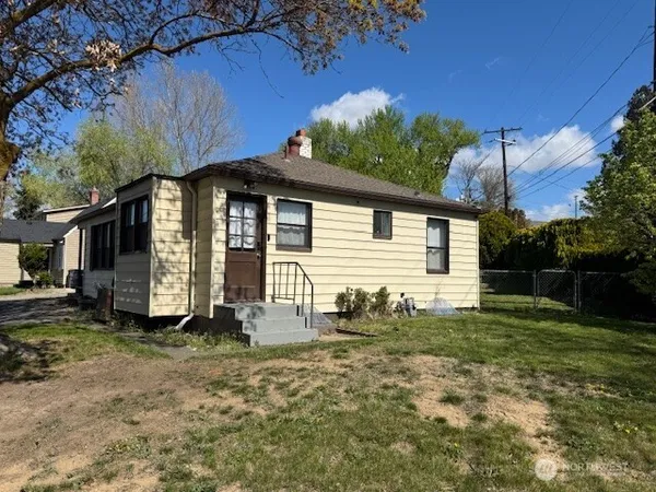 $369,900 | 4413 Terrace Heights Drive, Yakima, WA 98901