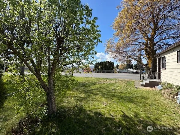 $369,900 | 4413 Terrace Heights Drive, Yakima, WA 98901