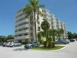 $1,800 | 1831 Northeast 38th Street, Unit 108, Oakland Park, FL 33308