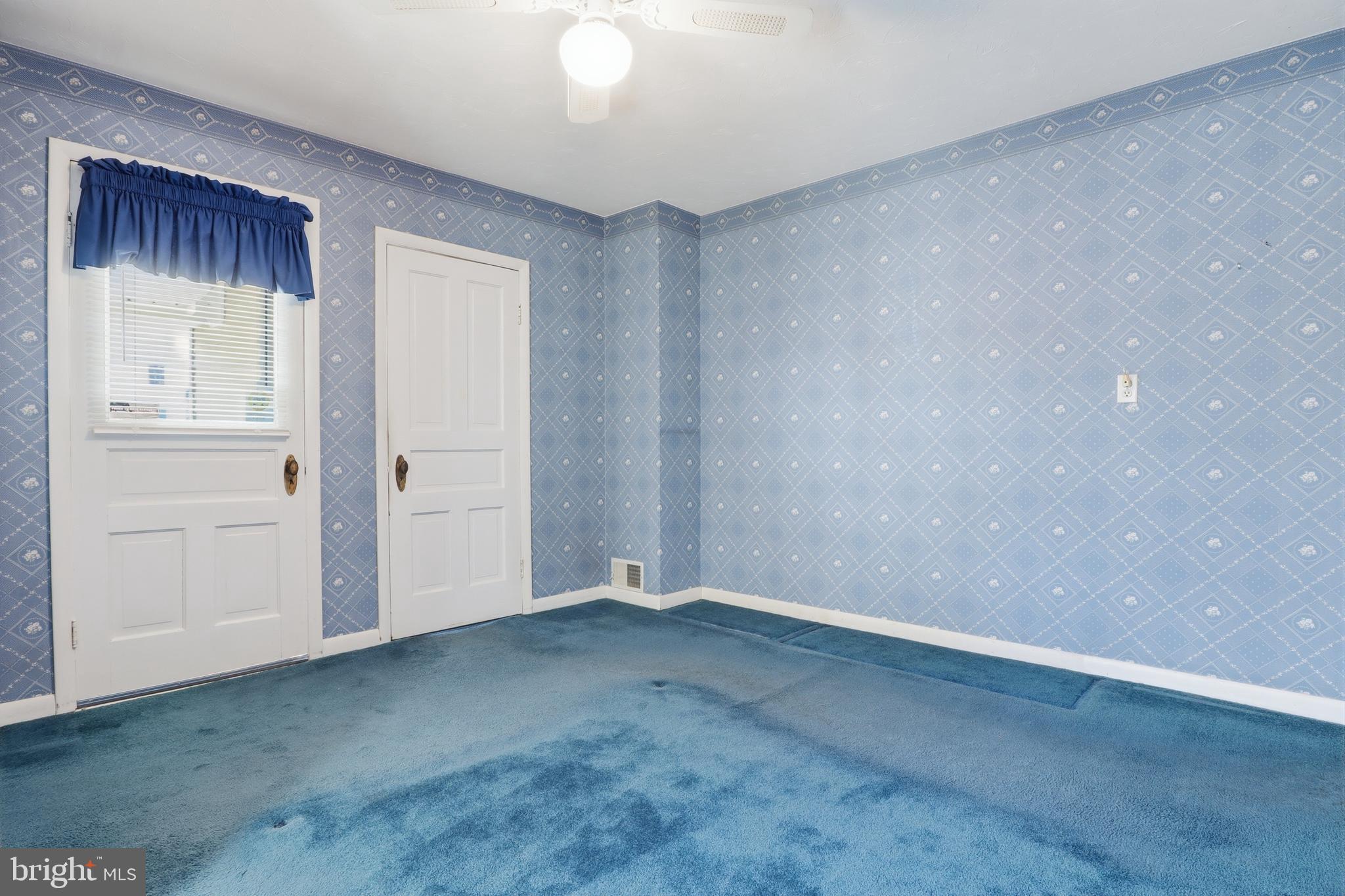543 Baer Avenue Hanover, PA 17331 - Photo 17 of 51 an empty room with windows