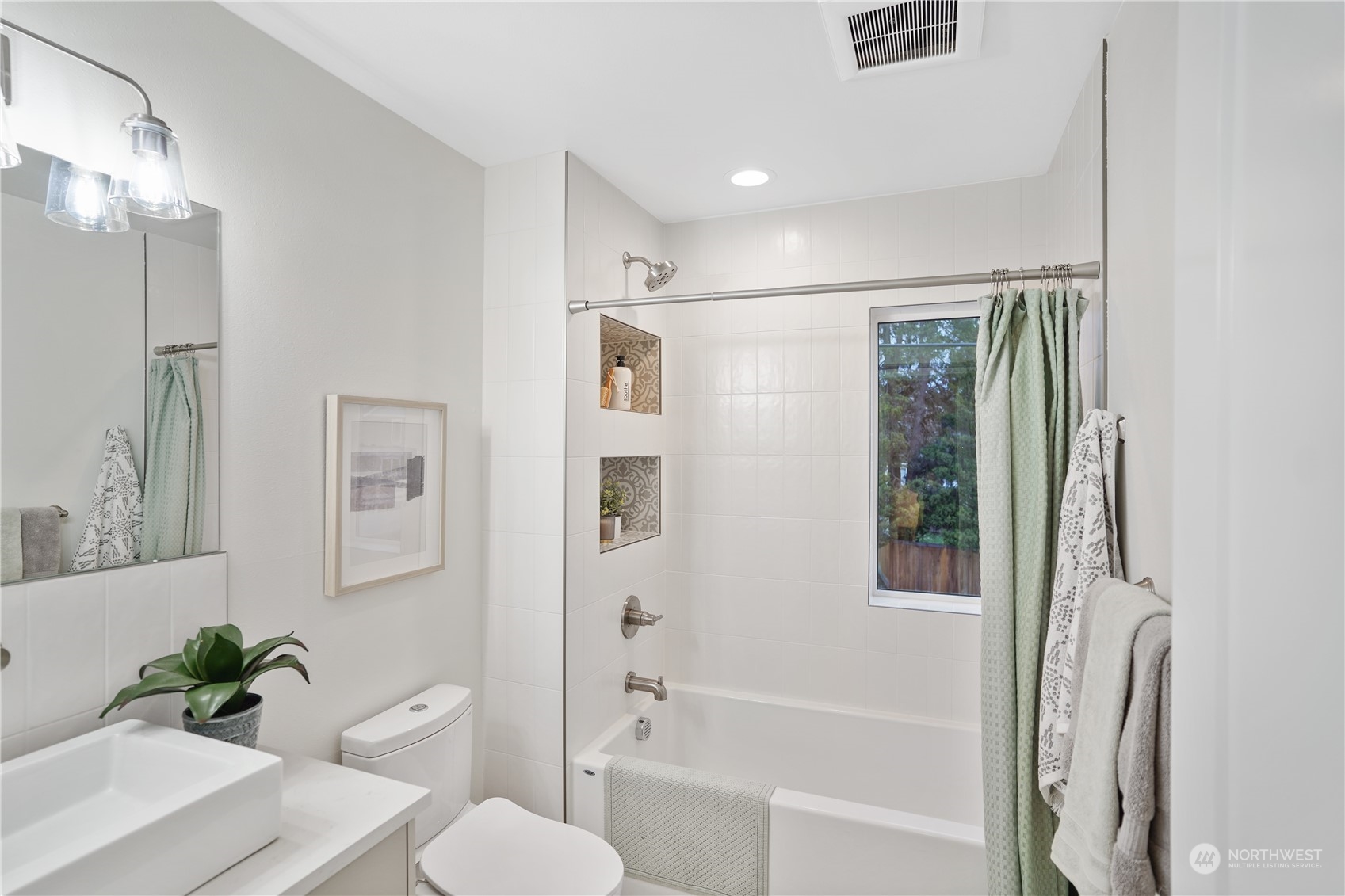 4102 Southwest Morgan Street Seattle, WA 98136 - Photo 12 of 29 Gallery Image 12
