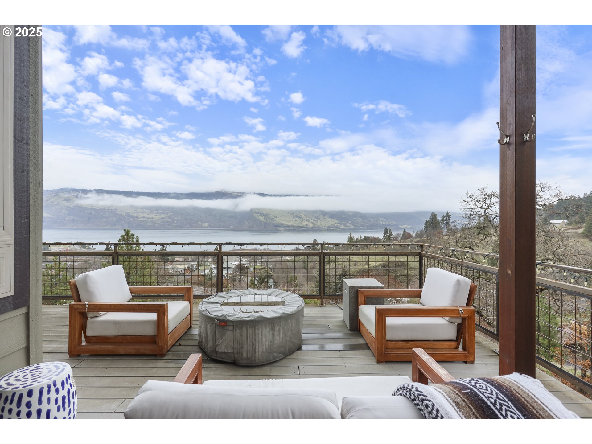 450 Center Street Mosier, OR 97040 - Photo 4 of 46 Deck