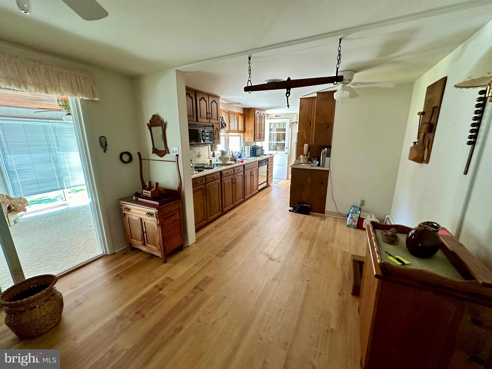 148 Philchris Drive Dover, DE 19901 - Photo 4 of 28 Dining Area