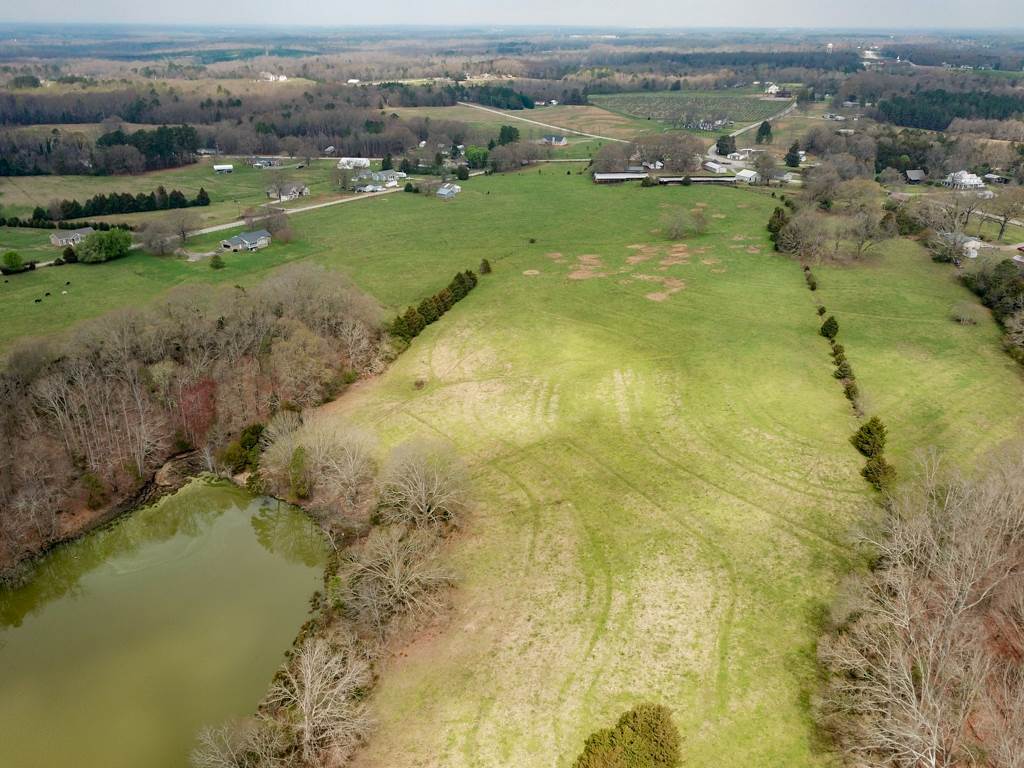 703 Cooper Bridge Road Woodruff, SC 29388 - Photo 13 of 16