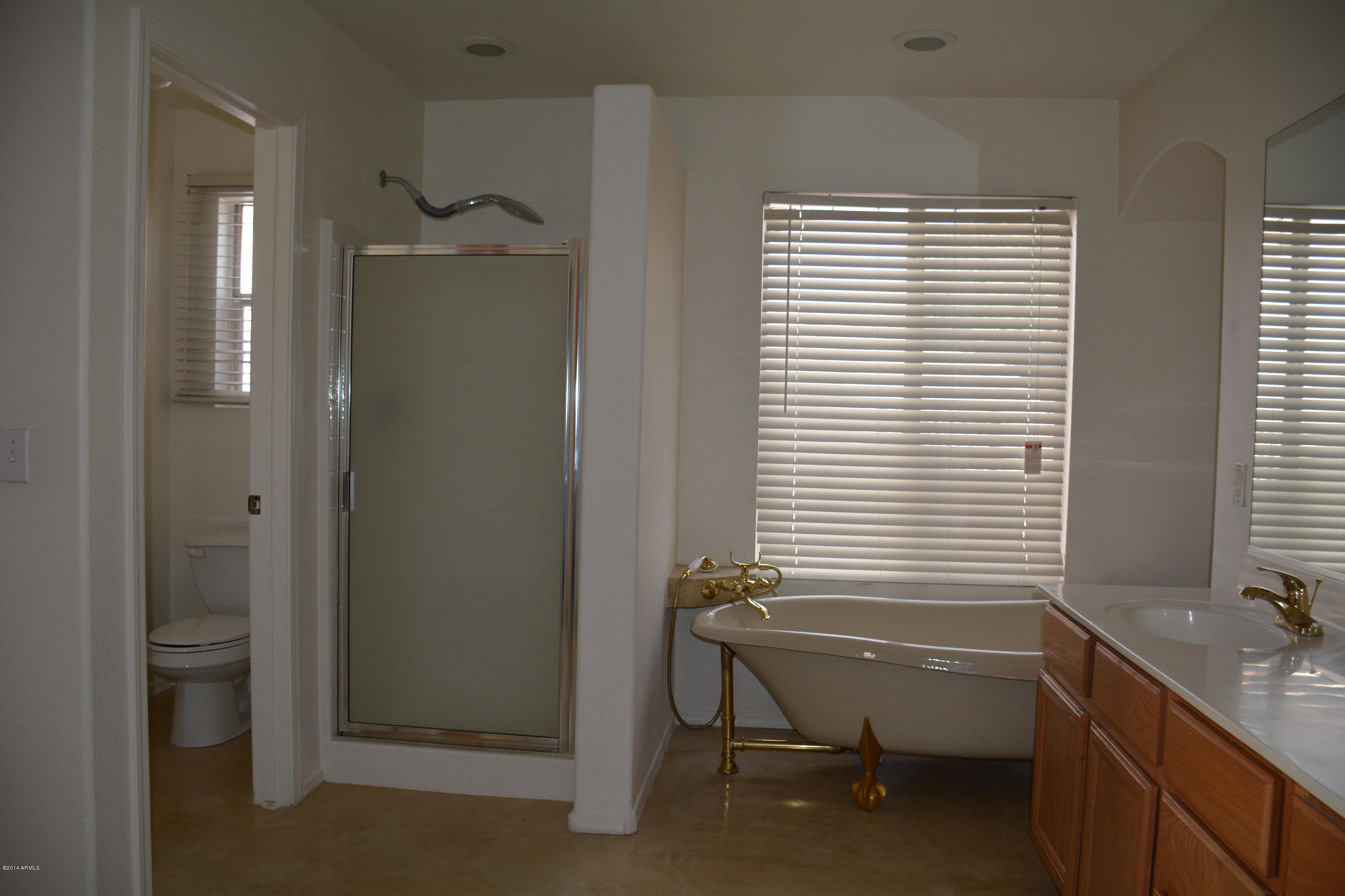 1614 East Fremont Road Phoenix, AZ 85042 - Photo 6 of 25 Master Bathroom w/Claw Foot Tub!