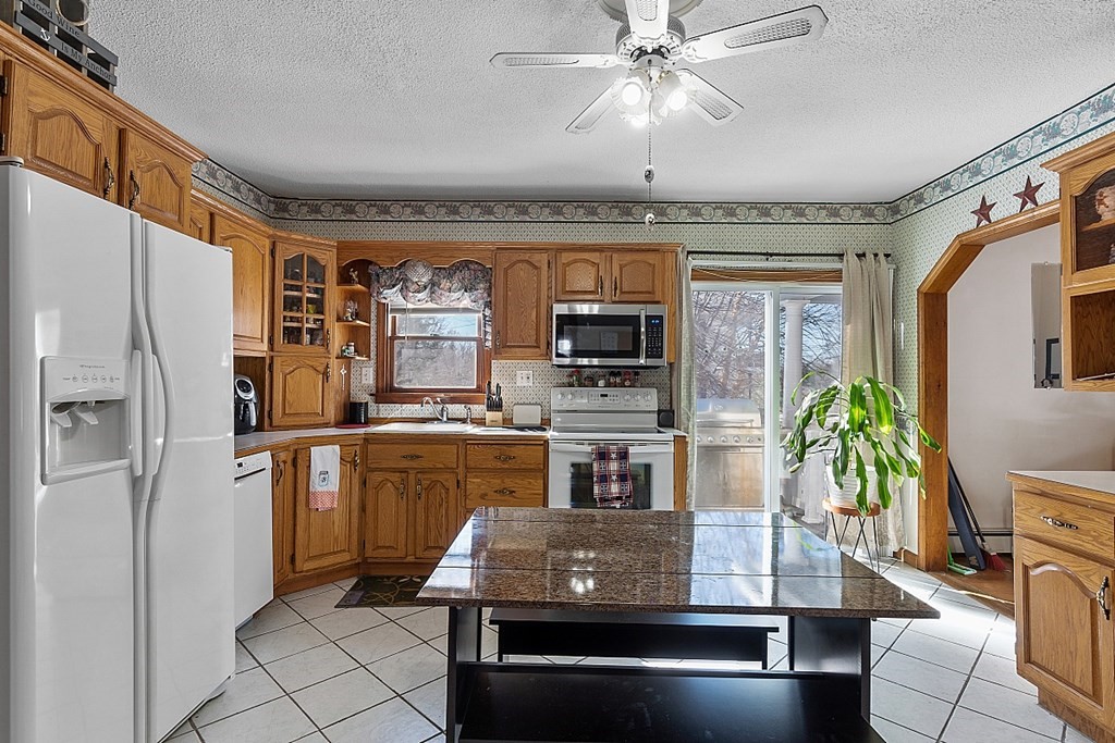 56 Draper Road Gardner, MA 01440 - Photo 9 of 42 Gallery Image 9