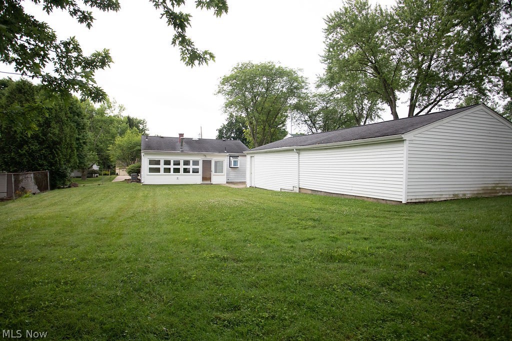 3894 Cannon Road Youngstown, OH 44515 - Photo 5 of 22