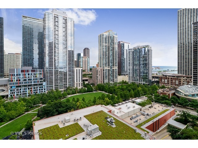 340 East Randolph Street, Unit 1102 Chicago, IL 60601 - Photo 19 of 39