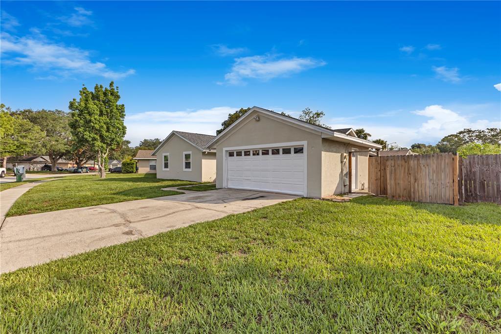 4901 Reginald Road Orlando, FL 32829 - Photo 4 of 29