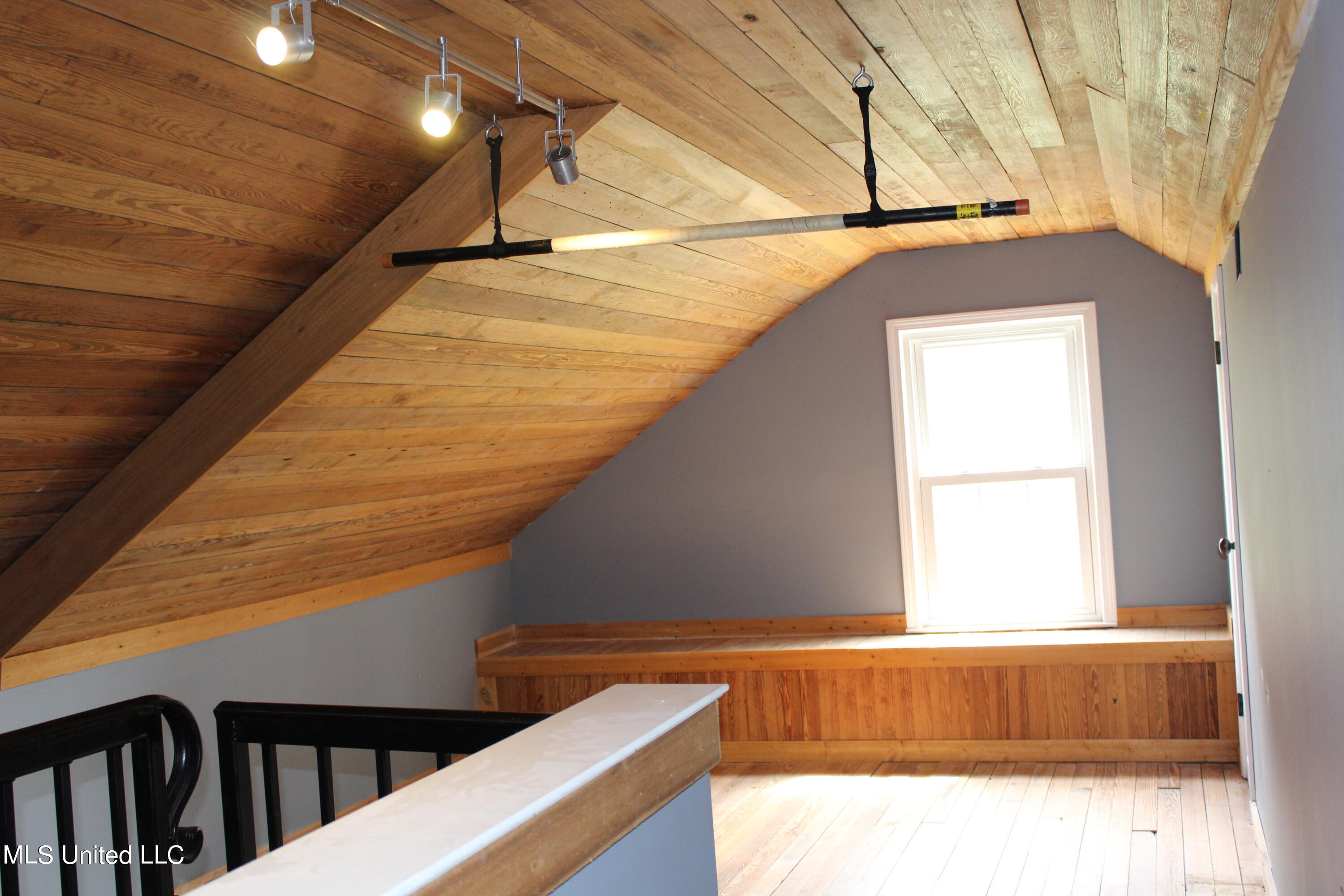 7287 Malone Road Southaven, MS 38672 - Photo 28 of 34 UPSTAIRS MALONE 2