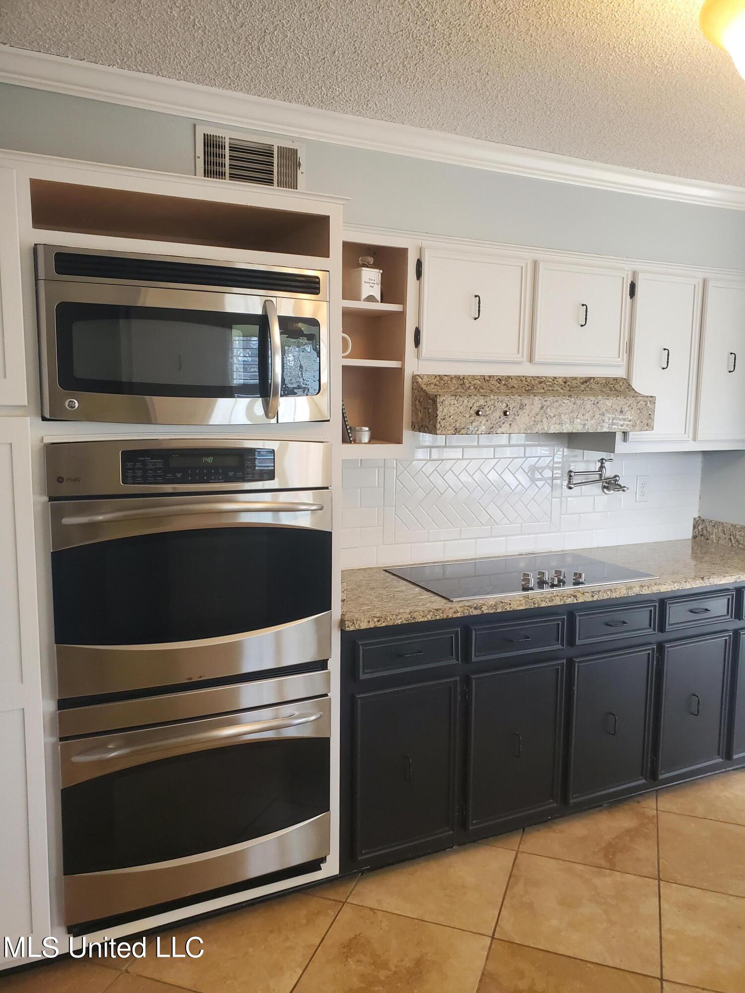 7287 Malone Road Southaven, MS 38672 - Photo 9 of 34 MALONE KITCHEN 2124