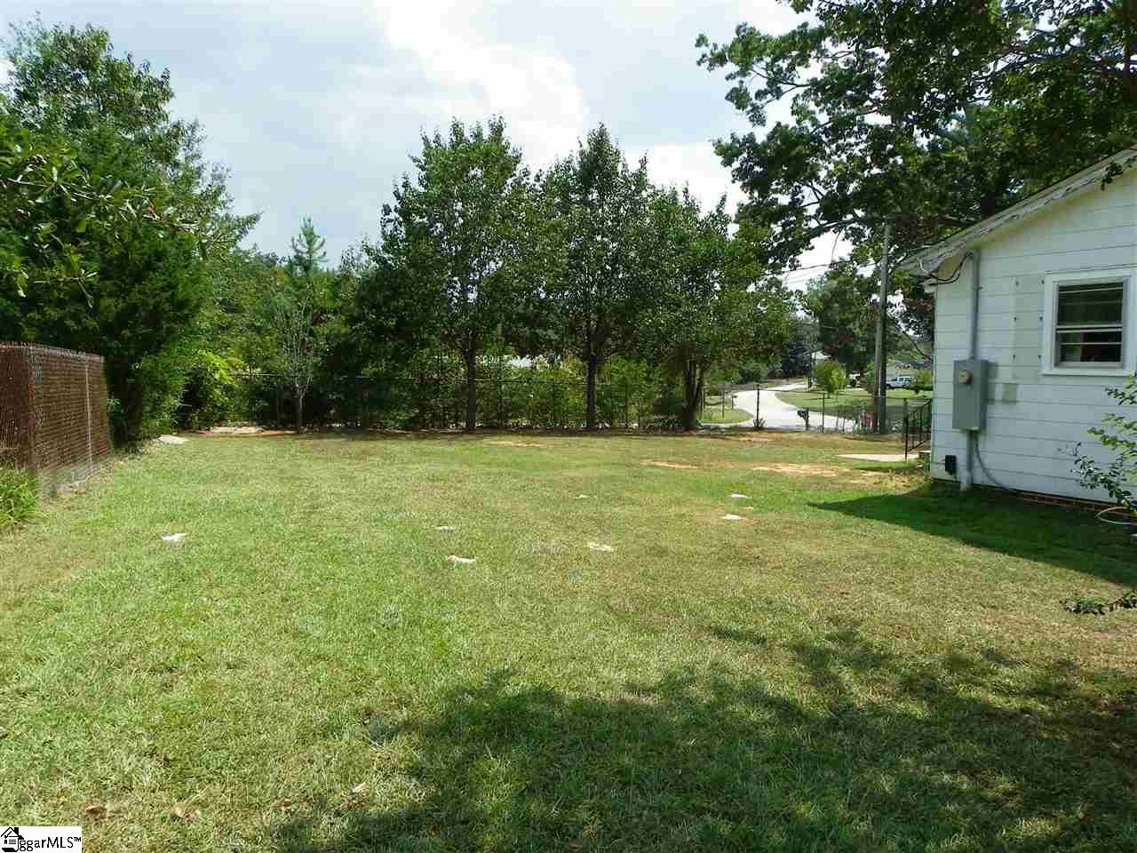 304 New Dunham Bridge Road Greenville, SC 29611 - Photo 13 of 35